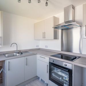 1 bedroom apartment to rent - Photo 2