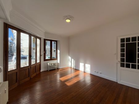 Location Appartement 3 pièces 80m² CHAMBERY 73000 - Photo 2