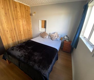 Ready to move in furnished 2BR Home in Glen Eden! - Photo 1