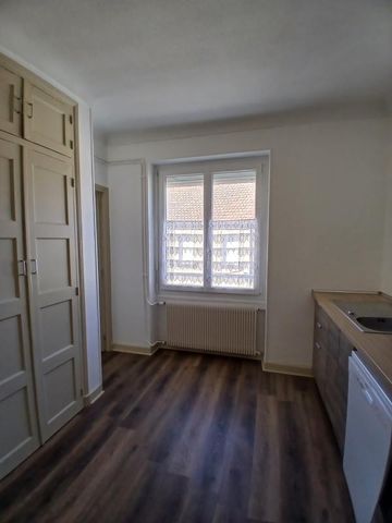 Location Appartement 3 pièces 81m² LE CREUSOT 71200 - Photo 5