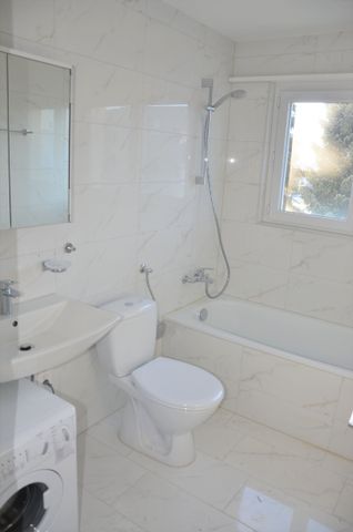 "moderne 3-Zimmer-Wohnung mit Balkon und eigener Waschmaschine" - Photo 5