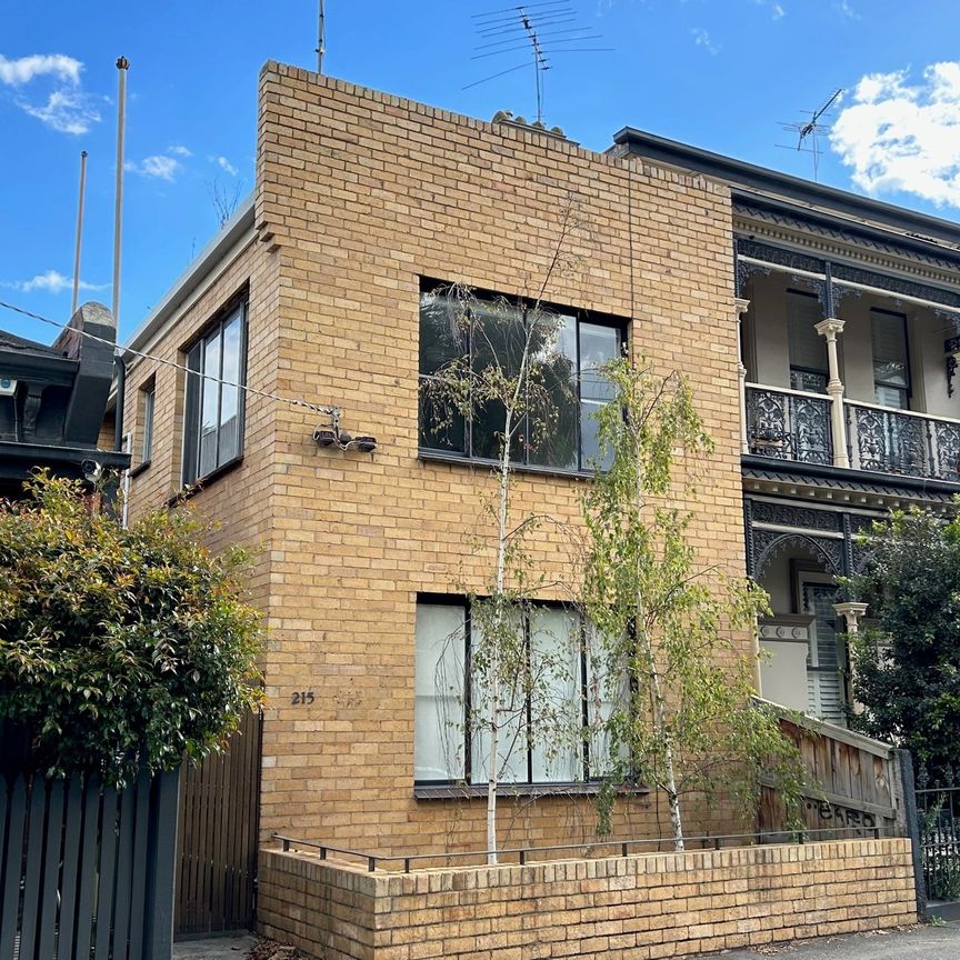 Studio Apartment In Boutique Block - Photo 1