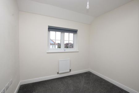 4 bedroom detached house to rent - Photo 3