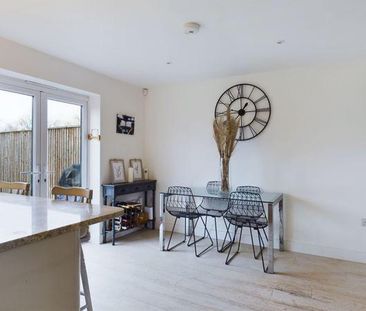 3 bedroom terraced house to rent - Photo 4