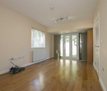 4 bedroom semi-detached house to rent - Photo 1