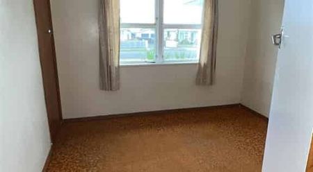 3 Bedrooms on Cobham - Photo 3