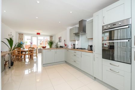 3 bedroom end of terrace house to rent - Photo 5