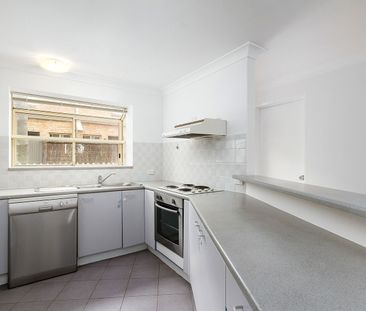 Spacious & Homely Townhouse - Photo 3