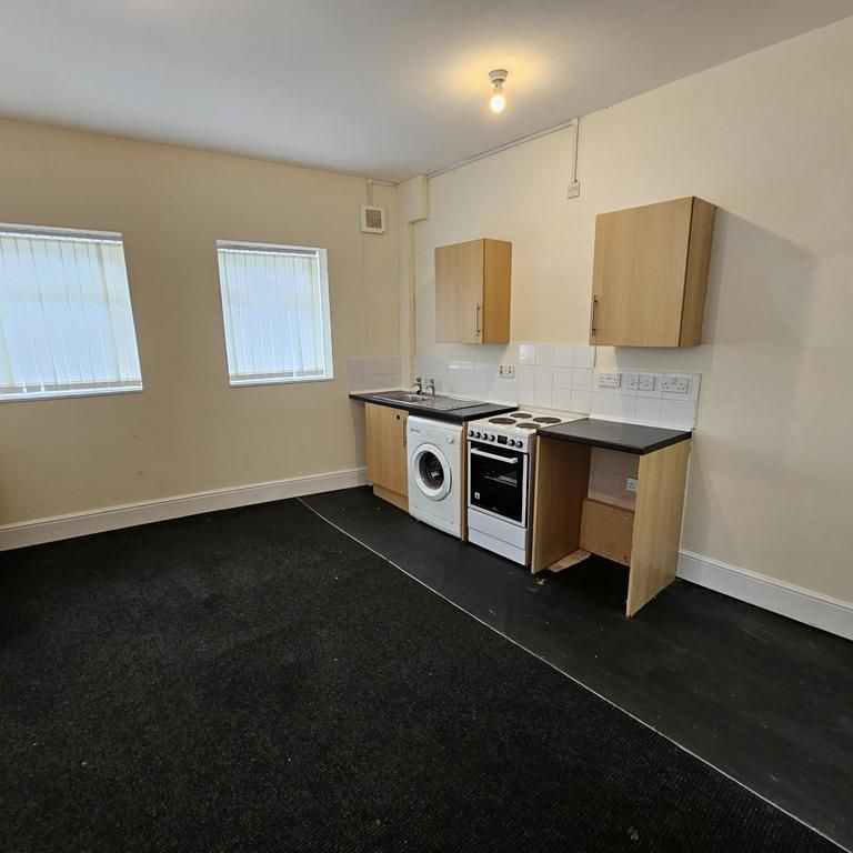 Studio to rent - Photo 1