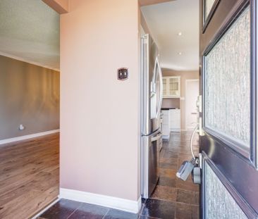 For Lease - 44 Marblehead Crescent, Brampton, Ontario - Photo 2