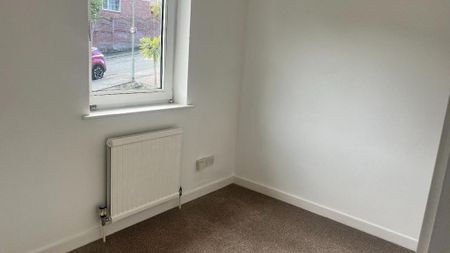 3 bedroom semi-detached house to rent - Photo 4