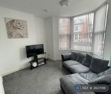1 bedroom in a house share to rent - Photo 2