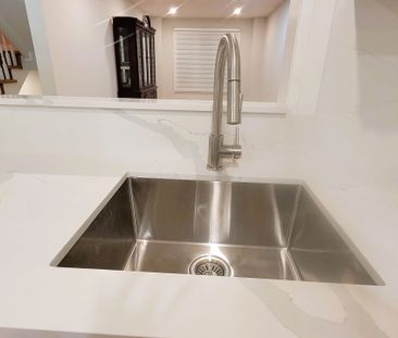 For Lease - 50 Beresford Drive, Richmond Hill, Ontario - Photo 4