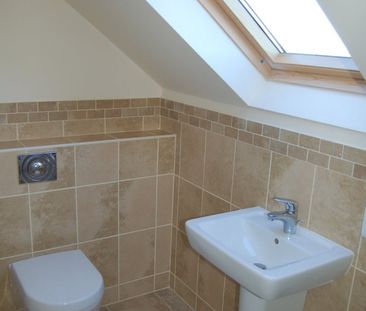 4 bed Semi-Detached - To Let - Photo 5