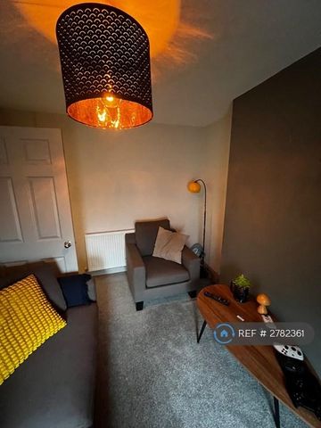 2 bedroom terraced house to rent - Photo 3