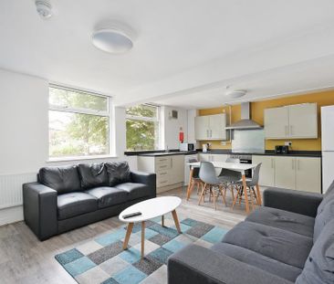 4 bedroom apartment to rent - Photo 2