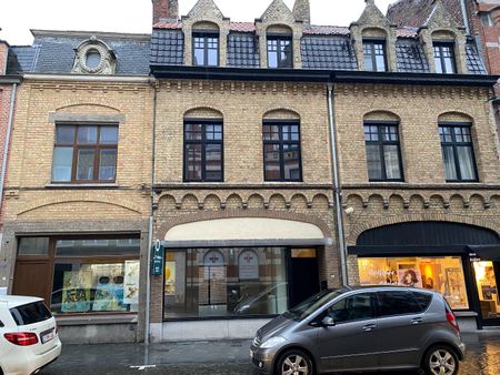 Gerenoveerde woning met 3 slaapkamers in centrum Ieper - Photo 3