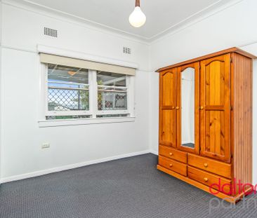 Renovated Three Bedroom Home - Photo 4
