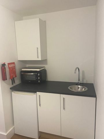 Studio to rent - Photo 2