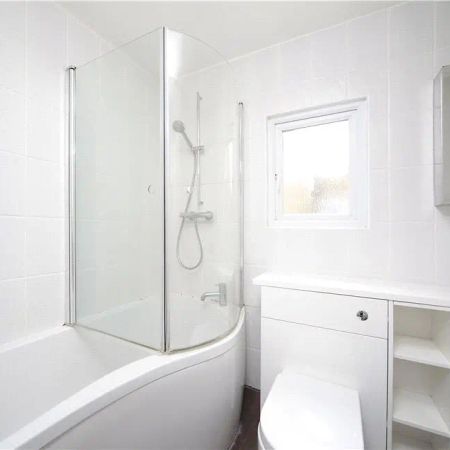 2 bedroom flat in Stockwell - Photo 4