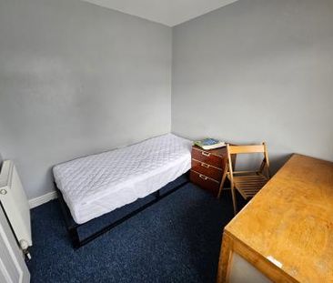 Cherry Way, Hatfield, AL10 - Photo 1