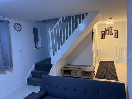 6 bedroom terraced house to rent - Photo 2