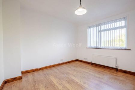 4 bedroom semi-detached house to rent - Photo 4