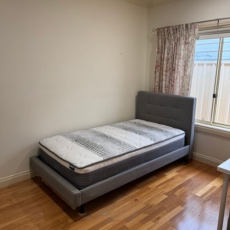 5-bedroom shared house / townhouse, Eton Avenue - Photo 3