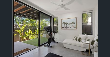 Modern, Luxurious and Low-Maintenance Townhouse in Prime Noosa Location - Photo 4