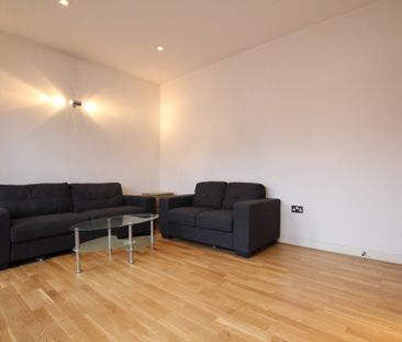 Green Lane, Ilford, Essex IG3 - Photo 2