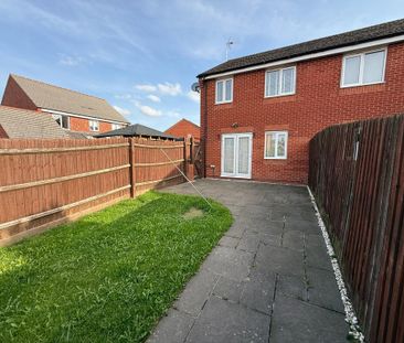 3 bedroom semi-detached house to rent - Photo 1