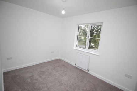 2 bedroom semi-detached house to rent - Photo 3