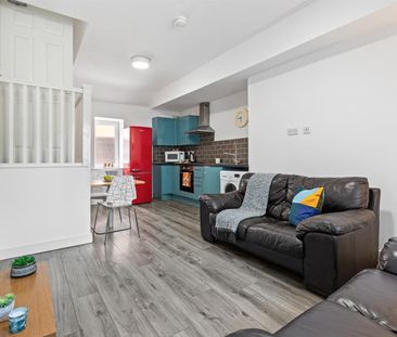 North Lane, Headingley, LS6 3HU - Photo 1