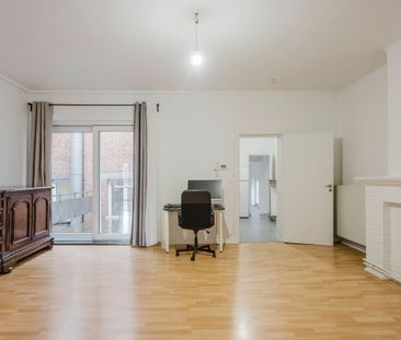 Appartement te huur in Kortrijk voor € 975 met 3 slaapkamers - Photo 2