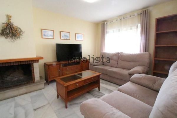 Alquiler de chalet adosado en Calle Ortigosa Cameros s/n - Photo 1