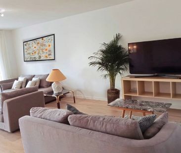 3 Bedroom Apartment For Rent in Nueva Andalucía, Málaga - Photo 6
