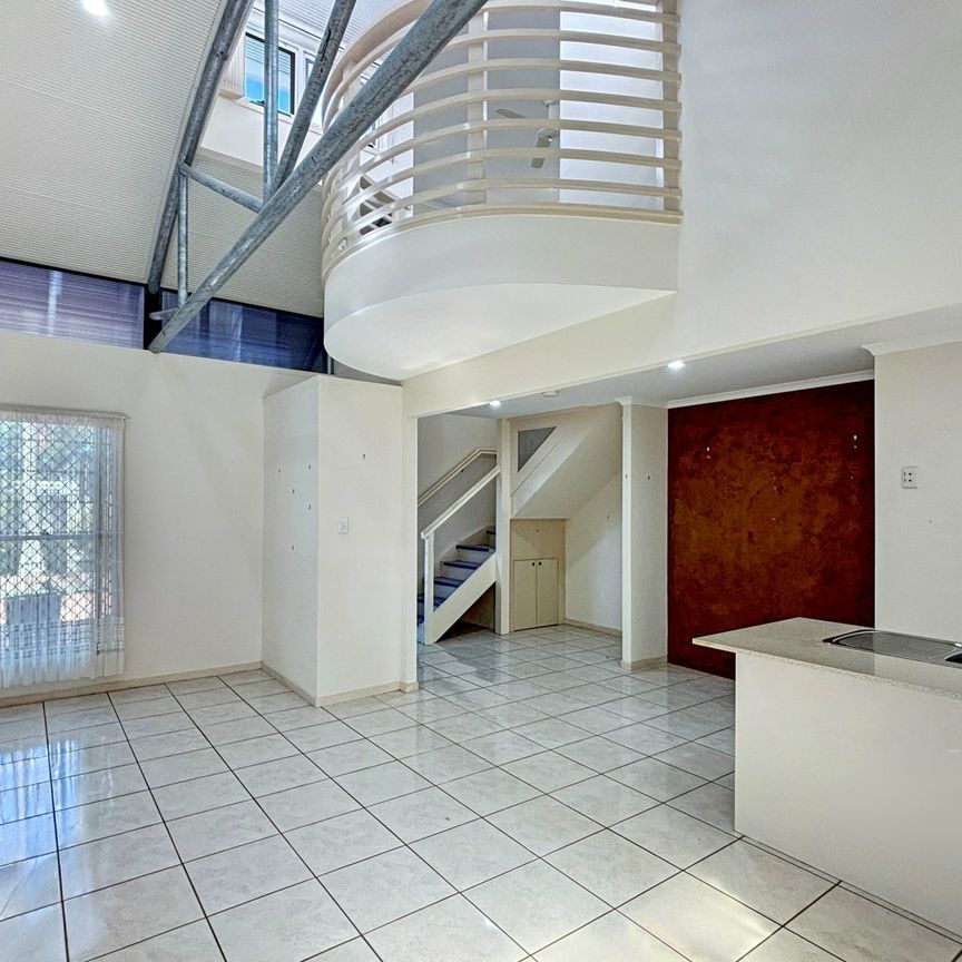 Spacious 2-Bedroom Townhouse in Central Bongaree with Waterfront Access - Photo 1