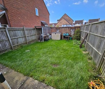 Watch Elm Close - Photo 4