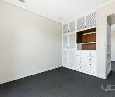 4 Kiata Court, COOLAROO - Photo 4