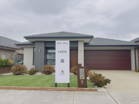 6 Orpington Drive, Clyde North, VIC 3978 - Photo 3