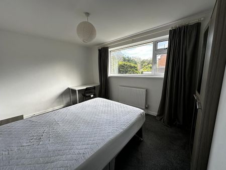 1 bedroom in a house share to rent - Photo 4