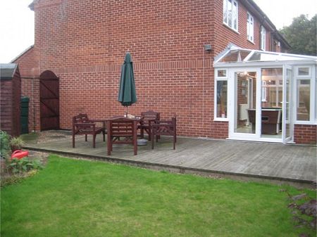 STUDENT 6 BED PROPERTY - THE CROFTS (WITH A POOL TABLE) - Photo 2