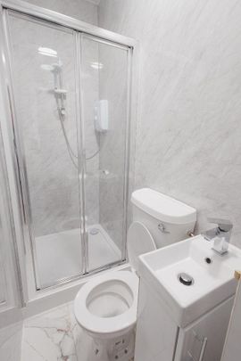 4 bedroom terraced house to rent - Photo 1