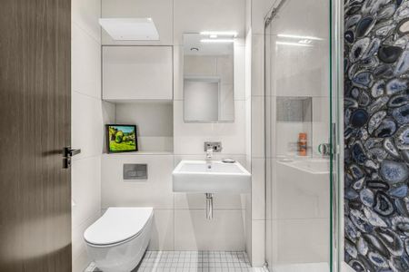 3 bedroom mews to rent - Photo 5