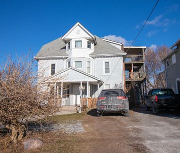 Cozy 1-Bedroom Apartment in Port Colborne! - Photo 3