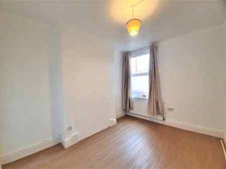 5 bedroom terraced house to rent - Photo 4