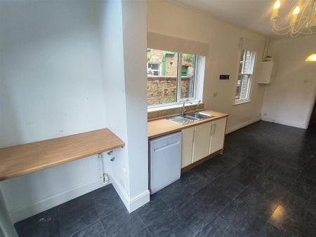 4 bedroom terraced house to rent - Photo 5