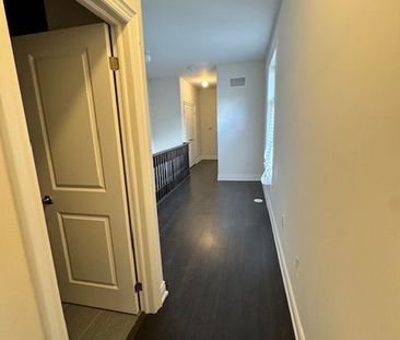 For Lease - 19 Tarmola Park Court, Toronto, Ontario - Photo 6