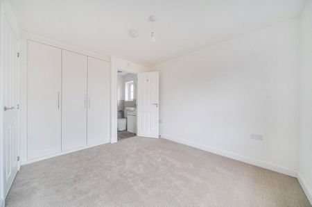 4 bedroom detached house to rent - Photo 5