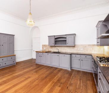 4 bedroom apartment to rent - Photo 2